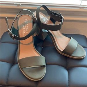 Brand new , never wore , Coconuts by Matisse